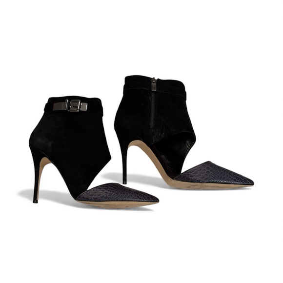 BCBGeneration Black and Blue Heeled Boots - Picture 4 of 8